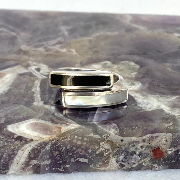 Sterling Silver 925 SX Modernist Black Onyx & Mother Of Pearl Band Ring Sz 5.75 - Picture 11 of 16